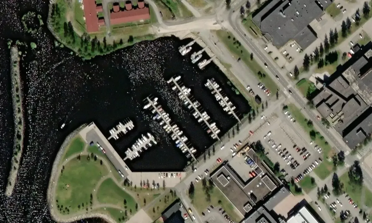 Satelite image of Hahtisaaren venesatama