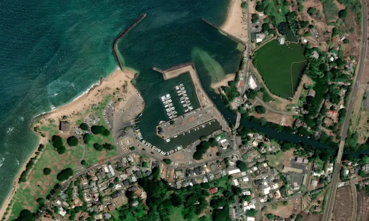 Flyfoto av Haleʻiwa Boat Harbor