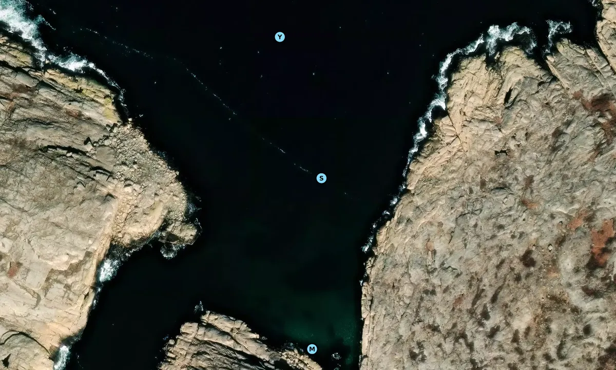 Satelite image of Hållö natural harbour