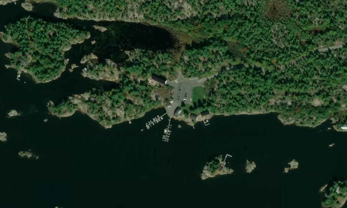 Flyfoto av HangDog Marina