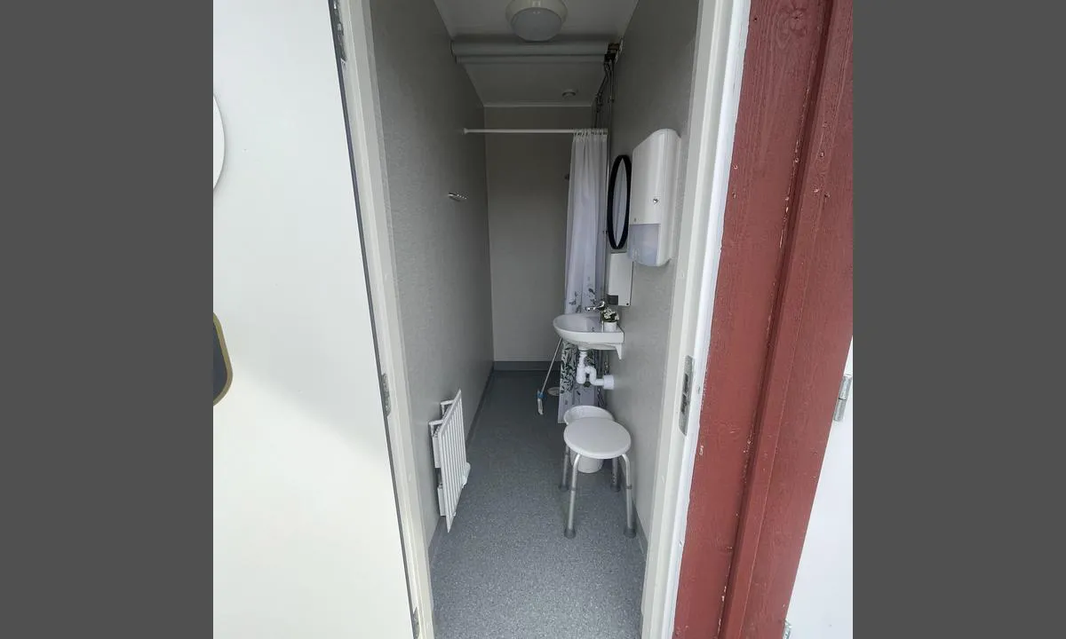 Hanö Gästhamn: Shower
