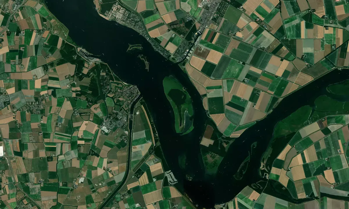 Flyfoto av Haringvreter West Marina