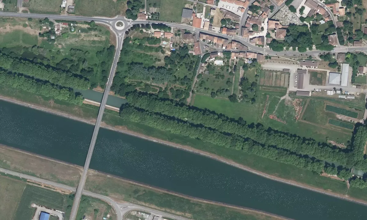 Satelite image of Hault du Pommevic