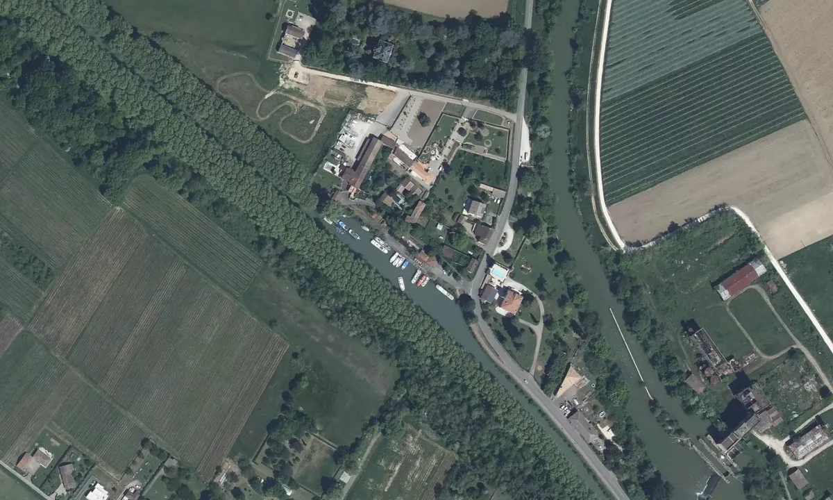Satelite image of Hault Nautique Buzet