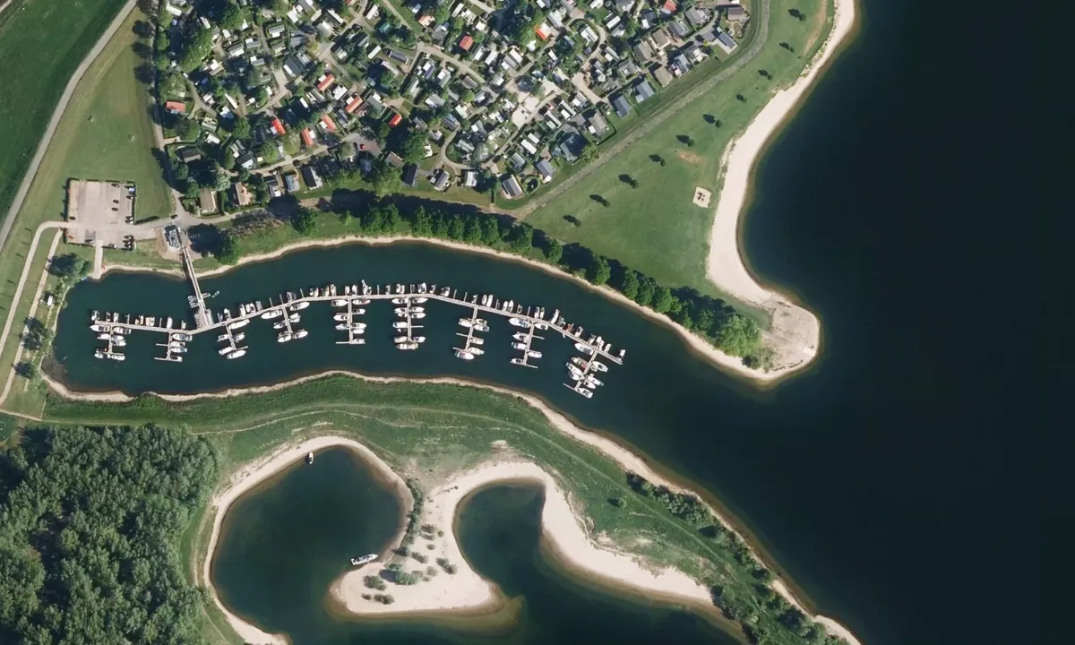 Flyfoto av Heimathafen de Veerstal