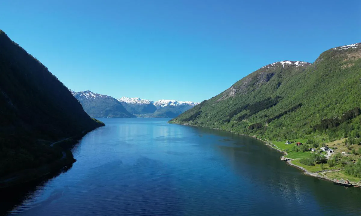 Hellevik: Lånefjorden  Sognefjord in background