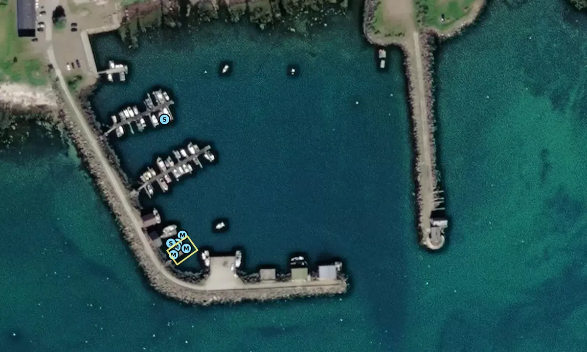 Satelite image of Hennes Havn