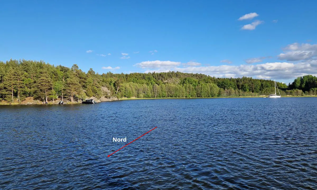{"base": "en", "no": "S\u00f8rsiden av Gunnsvick-viken", "se": "S\u00f6dra sidan av Gunnsvick-viken", "en": "The South side of Gunnsvick-viken", "da": "Sydsiden af Gunnsvick-viken", "fr": "Le c\u00f4t\u00e9 sud de Gunnsvick-viken", "de": "Die S\u00fcdseite von Gunnsvick-viken", "es": "El lado sur de Gunnsvick-viken", "it": "Il lato sud di Gunnsvick-viken", "pt": "O lado sul de Gunnsvick-viken", "nl": "De zuidzijde van Gunnsvick-viken", "pl": "Po\u0142udniowa strona Gunnsvick-viken", "uk": "\u041f\u0456\u0432\u0434\u0435\u043d\u043d\u0438\u0439 \u0431\u0456\u043a \u0413\u0443\u043d\u043d\u0441\u0432\u0456\u043a-\u0432\u0456\u043a\u0435\u043d", "ro": "Partea de Sud a Golfului Gunnsvick", "tr": "Gunnsvick-viken'in G\u00fcney taraf\u0131", "el": "\u0397 \u03bd\u03cc\u03c4\u03b9\u03b1 \u03c0\u03bb\u03b5\u03c5\u03c1\u03ac \u03c4\u03bf\u03c5 Gunnsvick-viken", "cs": "Ji\u017en\u00ed strana Gunnsvick-viken", "hu": "Gunnsvick-viken d\u00e9li oldala", "fi": "Gunnsvick-vikenin etel\u00e4ranta", "bg": "\u042e\u0436\u043d\u0430\u0442\u0430 \u0441\u0442\u0440\u0430\u043d\u0430 \u043d\u0430 \u0437\u0430\u043b\u0438\u0432\u0430 \u0413\u0443\u043d\u0441\u0432\u0438\u043a-\u0432\u0438\u043a\u0435\u043d", "sr": "Ju\u017ena strana Gunnsvick-viken", "et": "Gunnsvick-vikeni l\u00f5unapoolne k\u00fclg", "lv": "Gunnsvikviken dienvidu puse", "lt": "Gunnsvick-viken pietin\u0117 pus\u0117"}