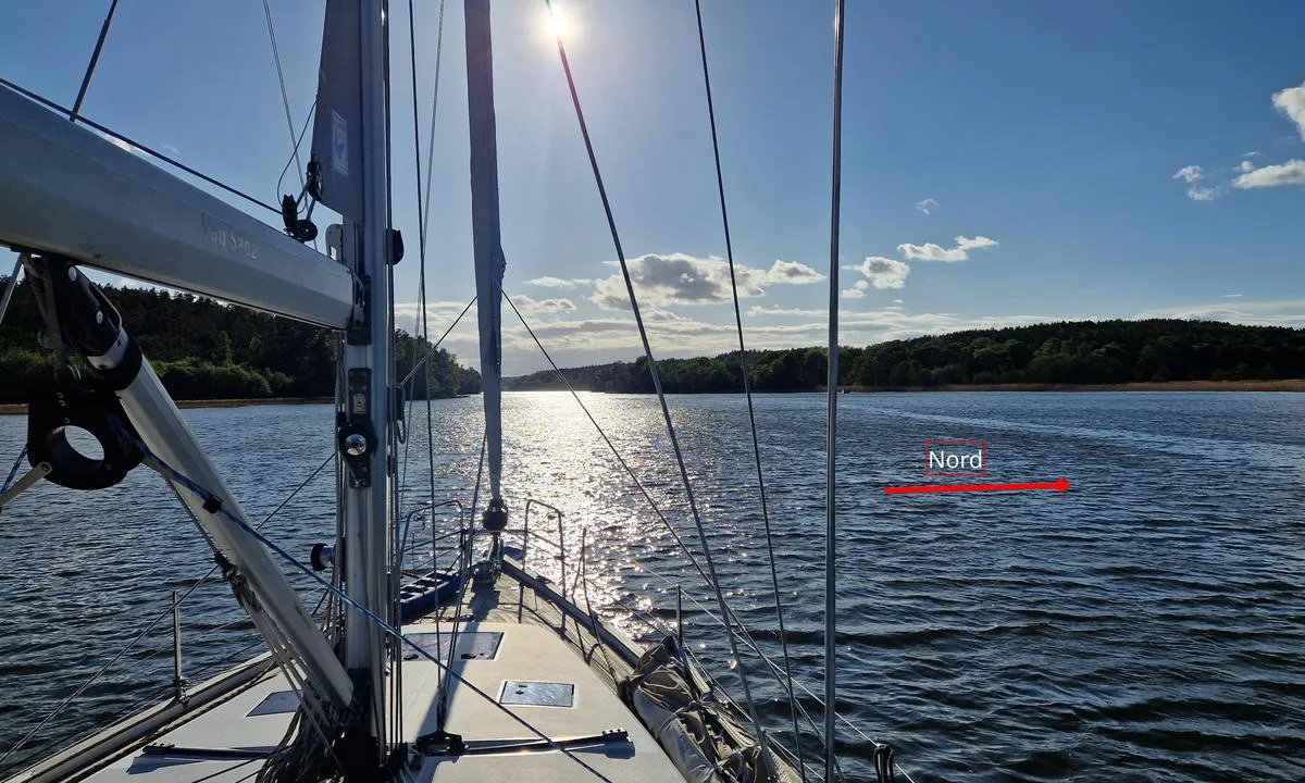 {"base": "en", "no": "Ankomst til inngangen av Gunnsvick-viken bukten. Ask\u00e4r-\u00f8ya ligger akterut.", "se": "Vid ankomst till Gunnsvick-vikens inlopp. Ask\u00e4r \u00f6n ligger akterut.", "en": "Arriving the entrance of Gunnsvick-viken bay. Ask\u00e4r island being on your aft.", "da": "Ankomst til indsejlingen af Gunnsvick-viken bugten. Ask\u00e4r \u00f8 p\u00e5 din agter.", "fr": "Arrivant \u00e0 l'entr\u00e9e de la baie de Gunnsvick-viken. L'\u00eele Ask\u00e4r \u00e9tant \u00e0 votre arri\u00e8re.", "de": "Ankunft am Eingang der Gunnsvick-Viken-Bucht. Die Insel Ask\u00e4r liegt achtern.", "es": "Llegando a la entrada de la bah\u00eda de Gunnsvick-viken. La isla de Ask\u00e4r quedando a popa.", "it": "Arrivando all'ingresso della baia di Gunnsvick-viken. L'isola di Ask\u00e4r alle vostre spalle.", "pt": "Chegando \u00e0 entrada da ba\u00eda de Gunnsvick-viken. A ilha Ask\u00e4r estando \u00e0 sua popa.", "nl": "Bij aankomst aan de ingang van de Gunnsvick-viken baai. Het eiland Ask\u00e4r bevindt zich achter u.", "pl": "Przybywaj\u0105c do wej\u015bcia do zatoki Gunnsvick-viken. Wyspa Ask\u00e4r pozostaje na rufie.", "uk": "\u041f\u0440\u0438\u0431\u0443\u0432\u0430\u044e\u0447\u0438 \u0434\u043e \u0432\u0445\u043e\u0434\u0443 \u0432 \u0431\u0443\u0445\u0442\u0443 \u0490\u0443\u043d\u043d\u0441\u0432\u0456\u043a\u0441\u043a\u0456-\u0432\u0456\u043a\u0435\u043d. \u041e\u0441\u0442\u0440\u0456\u0432 \u0410\u0441\u043a\u0435\u0440 \u0437\u043d\u0430\u0445\u043e\u0434\u0438\u0442\u044c\u0441\u044f \u043f\u043e\u0437\u0430\u0434\u0443 \u0432\u0430\u0441.", "ro": "Sosind la intrarea \u00een golfule\u021bul Gunnsvick-viken. Insula Ask\u00e4r fiind la pup\u0103.", "tr": "Gunnsvick-viken koyu giri\u015fine var\u0131yorsunuz. Ask\u00e4r adas\u0131 arkan\u0131zda.", "el": "\u03a6\u03c4\u03ac\u03bd\u03bf\u03bd\u03c4\u03b1\u03c2 \u03c3\u03c4\u03b7\u03bd \u03b5\u03af\u03c3\u03bf\u03b4\u03bf \u03c4\u03bf\u03c5 \u03ba\u03cc\u03bb\u03c0\u03bf\u03c5 Gunnsvick-viken. \u03a4\u03bf \u03bd\u03b7\u03c3\u03af Ask\u00e4r \u03b2\u03c1\u03af\u03c3\u03ba\u03b5\u03c4\u03b1\u03b9 \u03c3\u03c4\u03bf \u03c0\u03af\u03c3\u03c9 \u03bc\u03ad\u03c1\u03bf\u03c2 \u03c3\u03b1\u03c2.", "cs": "P\u0159\u00edjezd k vjezdu do z\u00e1toky Gunnsvick-viken. Ostrov Ask\u00e4r m\u00edc na z\u00e1di.", "hu": "A Gunnsvick-viken-\u00f6b\u00f6l bej\u00e1rat\u00e1hoz \u00e9rkezve. Ask\u00e4r-sziget a tatfel\u00fclet m\u00f6g\u00f6tt.", "fi": "Saapuminen Gunnsvick-vikenin lahden sis\u00e4\u00e4nk\u00e4yntiin. Ask\u00e4rin saari on per\u00e4puolellanne.", "bg": "\u041f\u0440\u0438 \u043f\u0440\u0438\u0441\u0442\u0438\u0433\u0430\u043d\u0435 \u043d\u0430 \u0432\u0445\u043e\u0434\u0430 \u043d\u0430 \u0437\u0430\u043b\u0438\u0432\u0430 \u0413\u0443\u043d\u0441\u0432\u0438\u043a-\u0412\u0438\u043a\u0435\u043d. \u041e\u0441\u0442\u0440\u043e\u0432 \u0410\u0441\u043a\u0435\u0440 \u0435 \u043d\u0430 \u0432\u0430\u0448\u0430\u0442\u0430 \u043a\u044a\u0440\u043c\u0430.", "sr": "Dolaze\u0107i na ulaz u zaliv Gunnsvick-viken. Ostrvo Ask\u00e4r je na va\u0161oj krmi.", "et": "Saabumine Gunnsvick-vikeni lahe sissep\u00e4\u00e4su juurde. Ask\u00e4ri saar j\u00e4\u00e4b ahtrisse.", "lv": "Iebraucot Gunnsvikas l\u012b\u010da ieej\u0101. Ask\u0113ras sala paliek aiz \u0137emera.", "lt": "Atvykdamas \u012f Gunnsvick-viken \u012flankos \u012f\u0117jim\u0105. Ask\u00e4r sala u\u017e j\u016bs\u0173."}