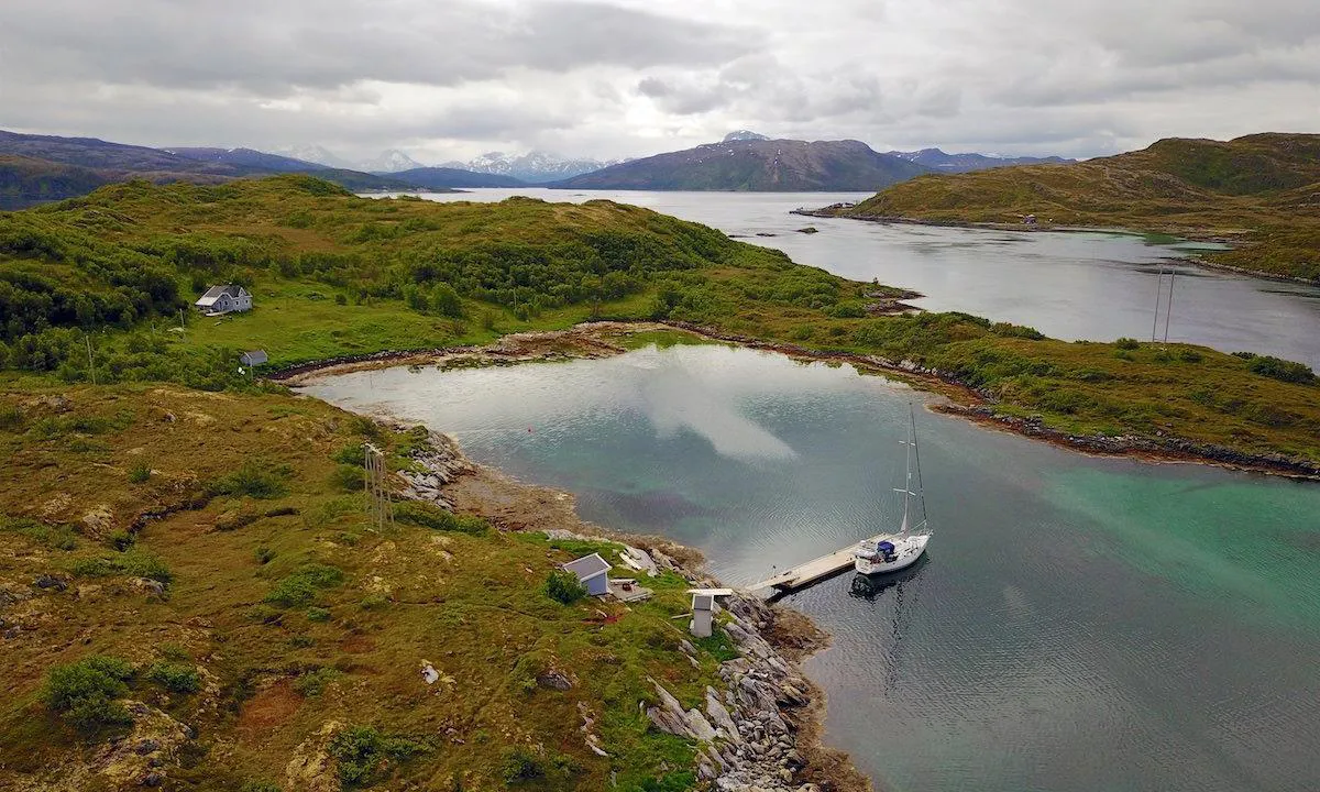 Nydelig havn på Hersøya.