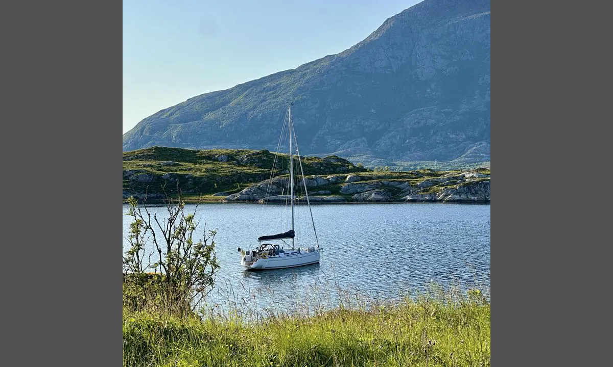 Hjartøyvågen Herøy: {"base": "no", "no": "Hjart\u00f8yv\u00e5gen", "se": "Hjart\u00f8yv\u00e5gen", "en": "Hjart\u00f8yv\u00e5gen", "da": "Hjart\u00f8yv\u00e5gen", "fr": "V\u00e5g Hjart\u00f8y", "de": "Hjart\u00f8yv\u00e5gen", "es": "Hjart\u00f8yv\u00e5gen", "it": "Hjart\u00f8yv\u00e5gen", "pt": "Ba\u00eda de Hjart\u00f8y", "nl": "Hjart\u00f8yv\u00e5gen", "pl": "Zatoka Hjart\u00f8y", "uk": "\u0425\u0439\u0430\u0440\u0442\u0435\u0439\u0432\u043e\u0433\u0435\u043d", "ro": "Golful Hjart\u00f8y", "tr": "Hjart\u00f8yv\u00e5gen", "el": "\u03a7\u03b9\u03b1\u03c1\u03c4\u03cc\u03b9\u03b2\u03ac\u03b3\u03ba\u03b5\u03bd", "cs": "Hjart\u00f8yv\u00e5gen", "hu": "Hjart\u00f8yv\u00e5gen", "fi": "Hjart\u00f8yv\u00e5gen", "bg": "\u0425\u044f\u0440\u0442\u043e\u0439\u0432\u0430\u0433\u0435\u043d", "sr": "\u041b\u0443\u043a\u0430 \u0425\u0458\u0430\u0440\u0442\u043e\u0458\u0432\u043e\u0433\u0435\u043d", "et": "Hjart\u00f8yv\u00e5gen", "lv": "Hjart\u00f8yv\u00e5gen", "lt": "Hjart\u00f8yv\u00e5gen"}