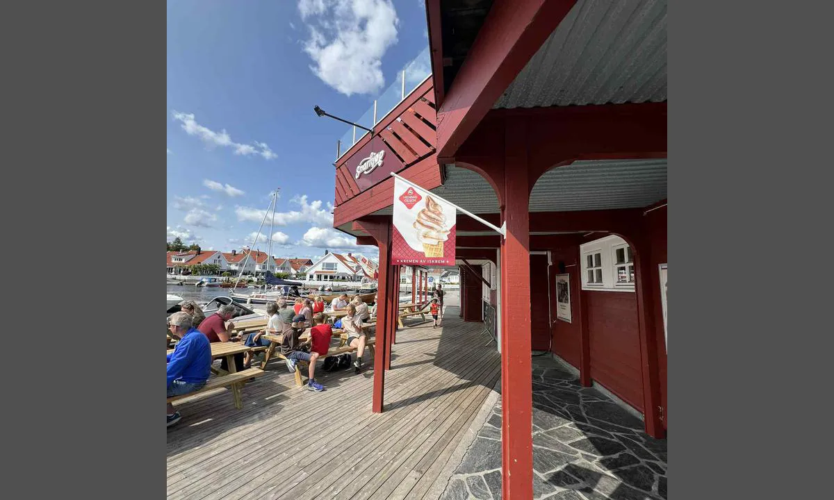 Høllen Brygge