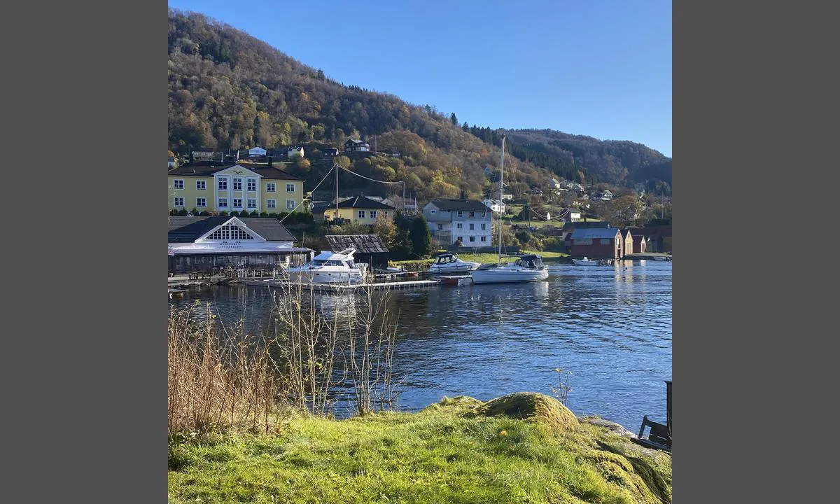 Hosanger, Mjøsvågen Landhandleri.