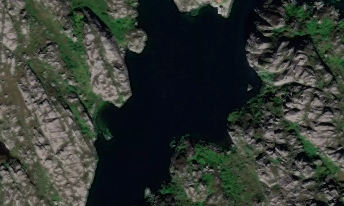 Satelite image of Hossvågen