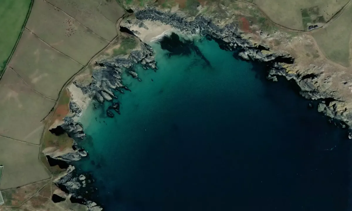 Flyfoto av Housel bay