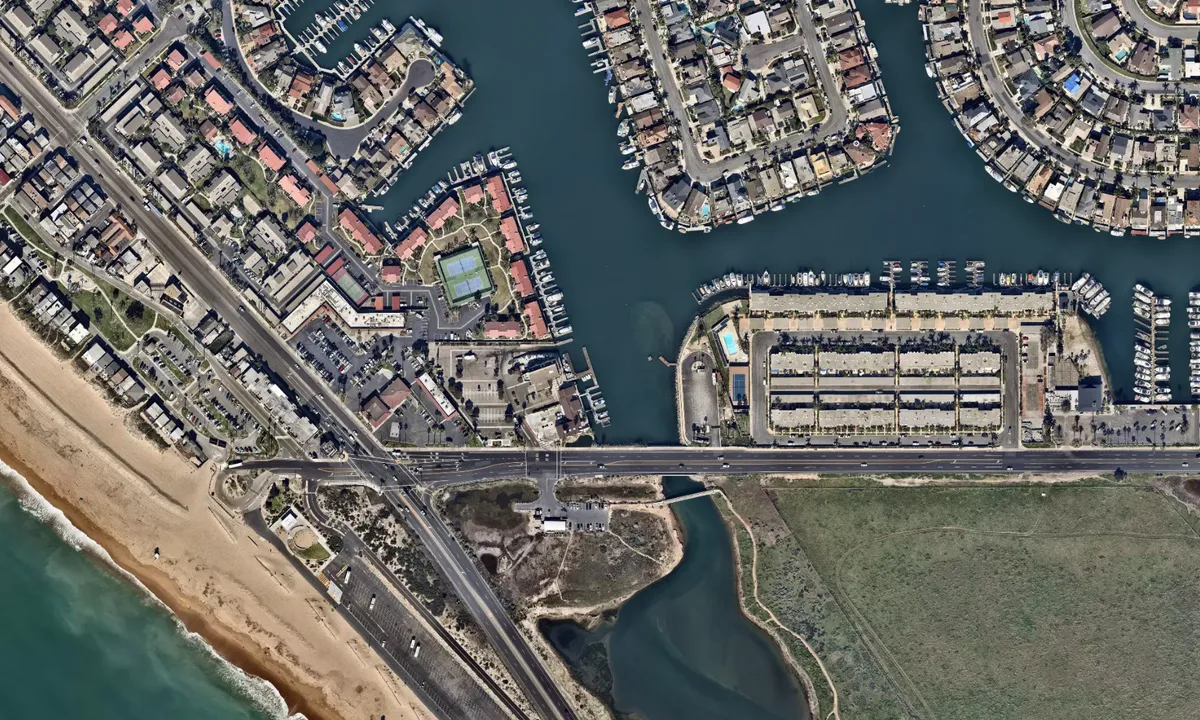 Flyfoto av Huntington Harbour Yacht Club