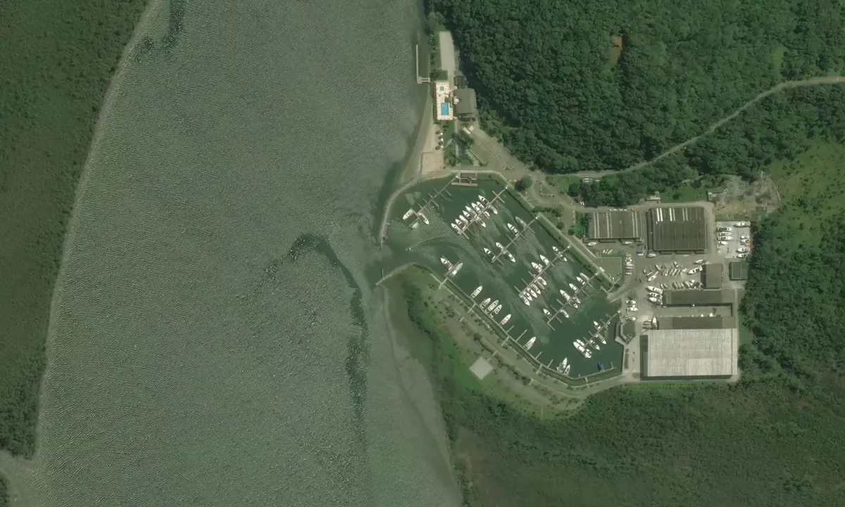 Satelite image of Iate Clube De Caioba
