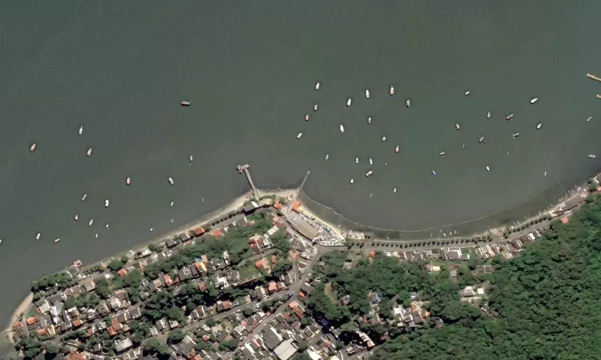 Satelite image of Iate Clube Ilha Da Madeira