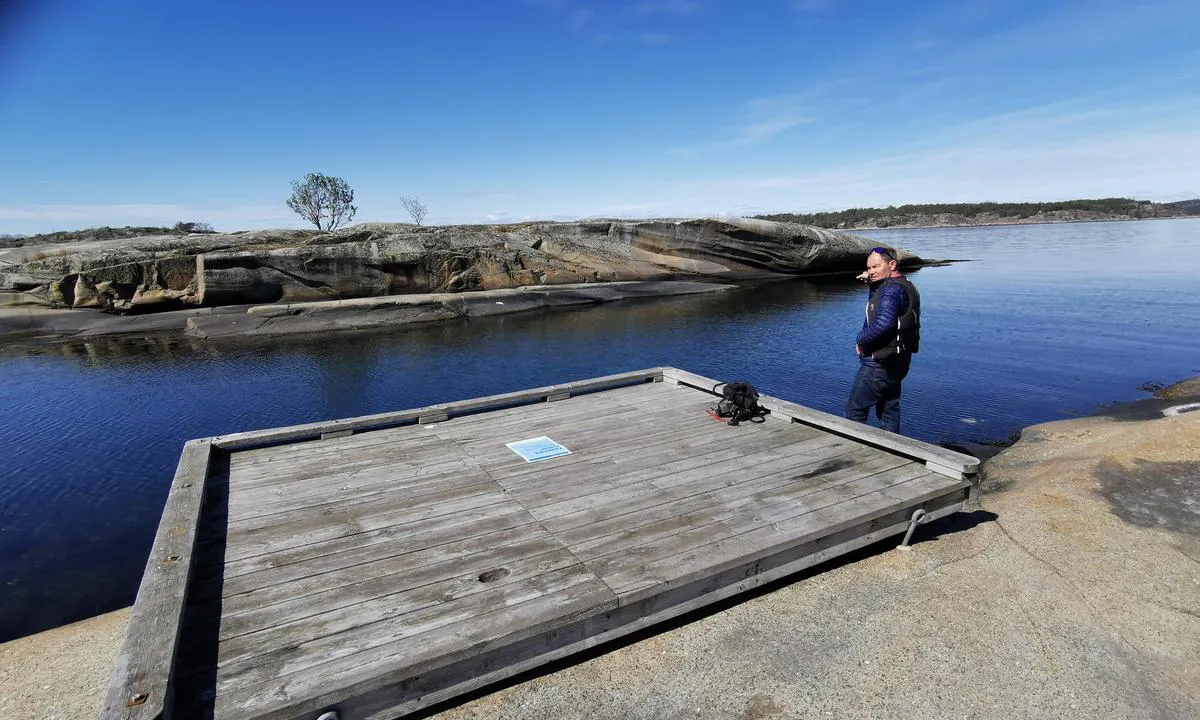 Ildverket - Nordbrygga: Dette er ikke bilde av selve Nord-brygga, den er mye større. Denne brygga ligger lit sydvest av Nord-brygga. Den ligger rett ved utleiehytta til Oslofjordens Friluftsråd. Mindre båter ligger godt ut inn i den lille bukta hvor denne brygga er.
På land er det en stor slette med grillplass og plass tik telt eller ball-lek.