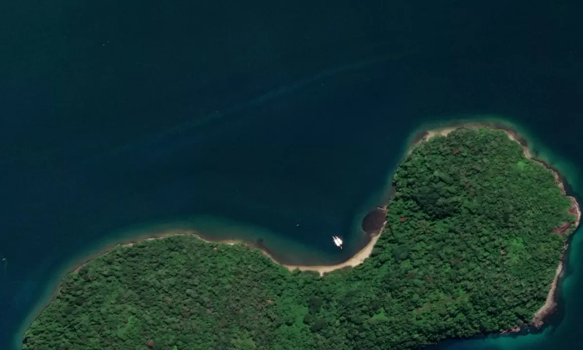 Flyfoto av Ilha Cunhambebe