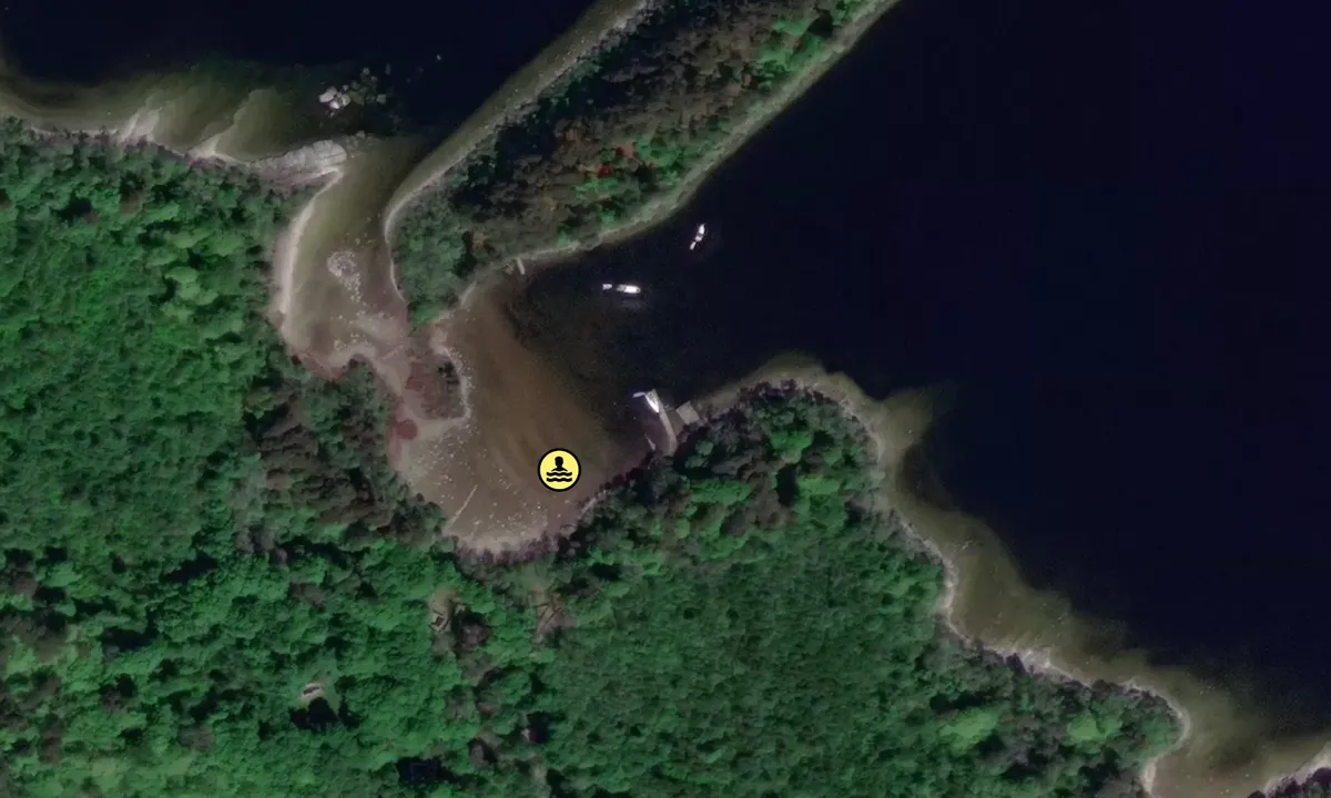 Satelite image of Inchagoill pier
