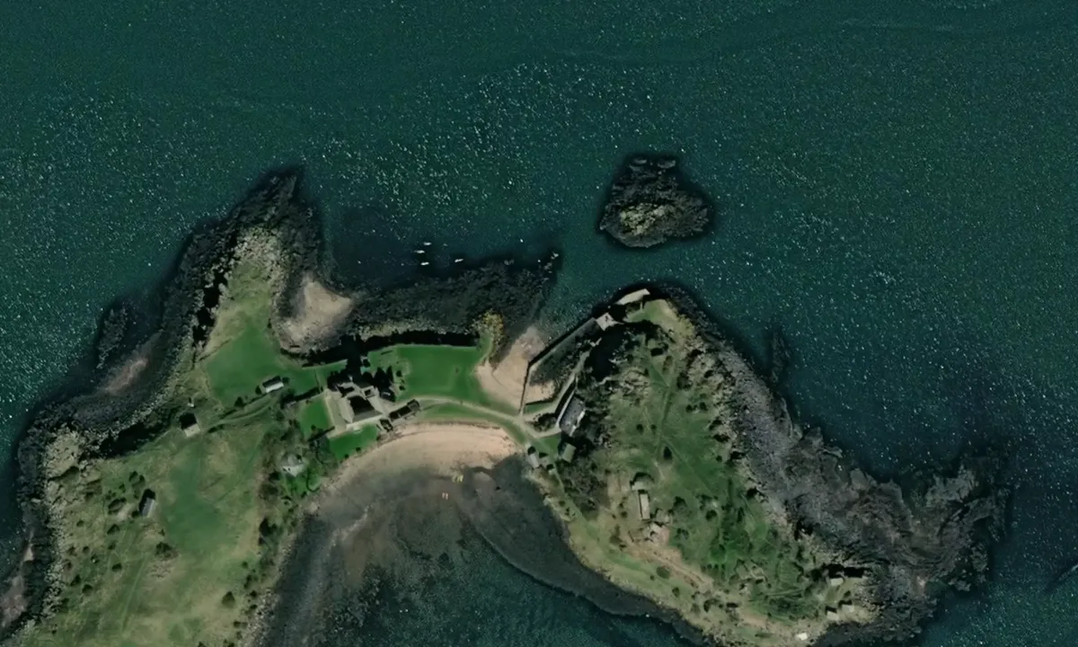 Flyfoto av Inchcolm Harbour
