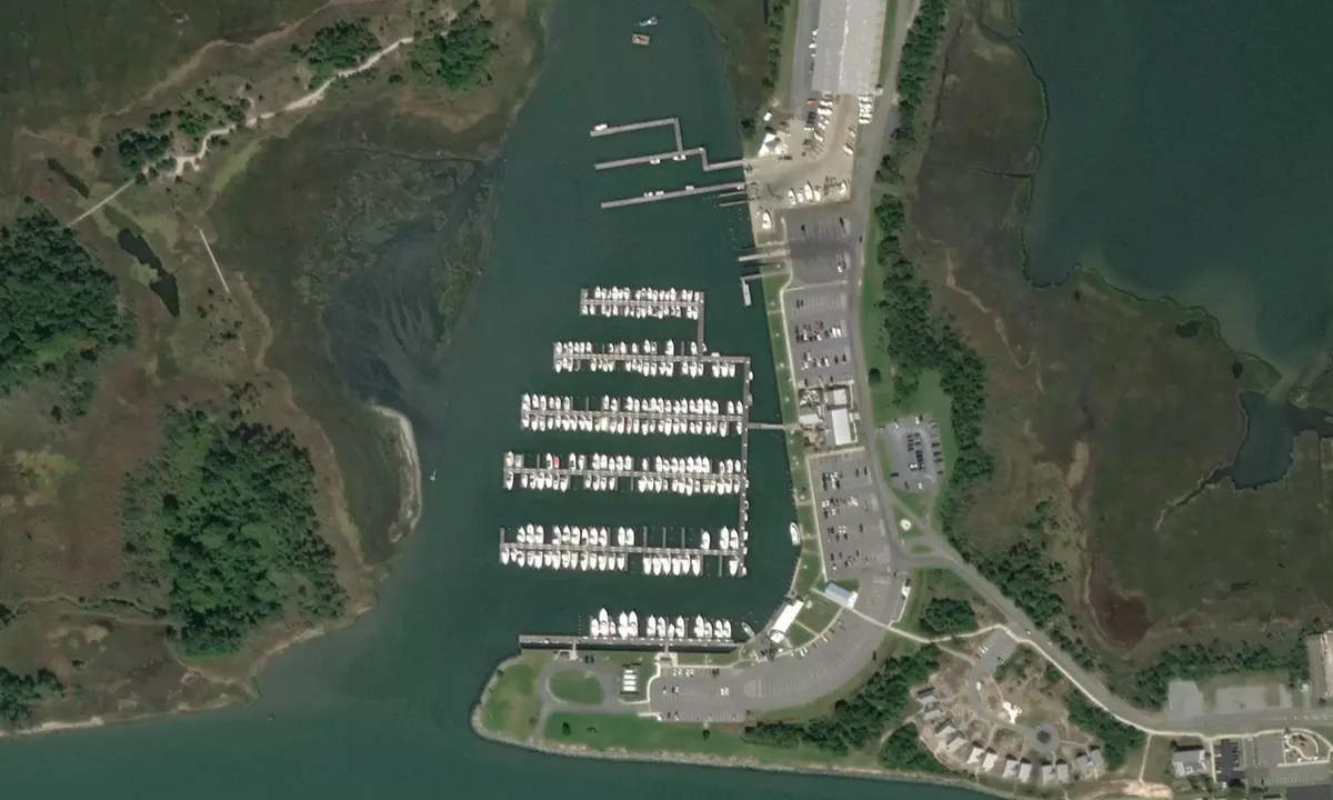 Flyfoto av Indian River Marina
