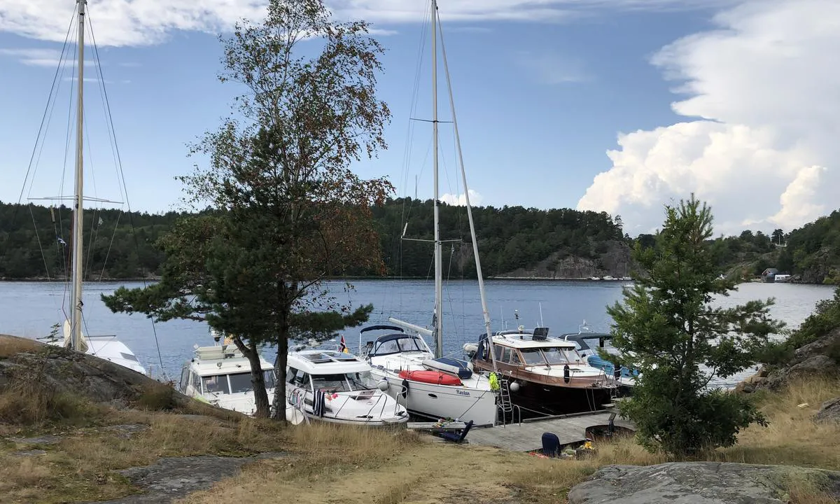 Indre Stølen: Fin brygge med god dybde.