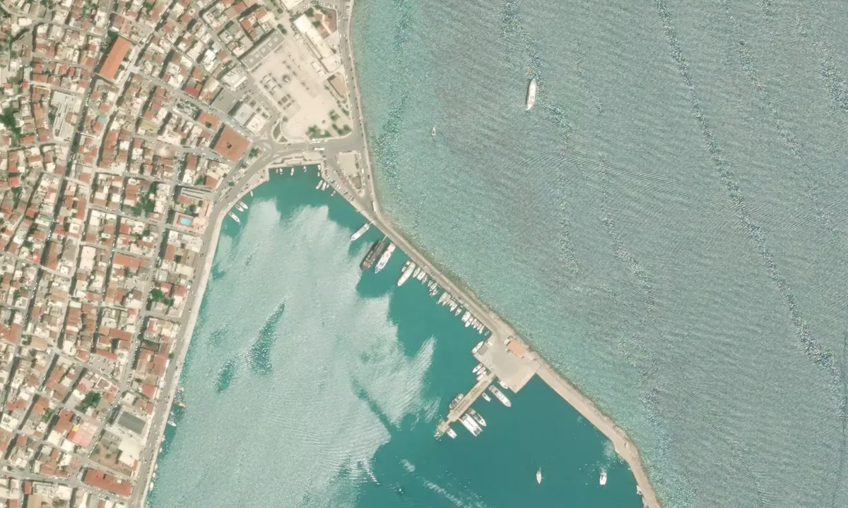 Flyfoto av Isala Travel - Official Port Agent