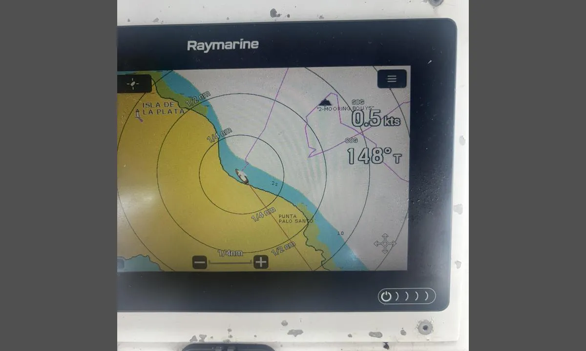 Isla De La Plata: {"base": "no", "no": "Viser hvor jeg ligger og hvor boyene er inn tegnet p\u00e5 kartet", "se": "Visar var jag ligger och var bojarna \u00e4r inritade p\u00e5 kartan", "en": "Shows where I am located and where the buoys are marked on the chart", "da": "Viser hvor jeg ligger og hvor b\u00f8jerne er indtegnet p\u00e5 kortet", "fr": "Montre o\u00f9 je suis et o\u00f9 les bou\u00e9es sont dessin\u00e9es sur la carte", "de": "Zeigt an, wo ich liege und wo die Bojen auf der Karte eingezeichnet sind", "es": "Muestra donde estoy y donde las boyas est\u00e1n dibujadas en el mapa", "it": "Mostra dove sono e dove sono i galleggianti segnati sulla mappa", "pt": "Mostra onde estou e onde as boias est\u00e3o desenhadas no mapa", "nl": "Toont waar ik lig en waar de boeien zijn ingetekend op de kaart", "pl": "Pokazuje, gdzie si\u0119 znajduj\u0119 i gdzie boje s\u0105 naniesione na mapie", "uk": "\u041f\u043e\u043a\u0430\u0437\u0443\u0454, \u0434\u0435 \u044f \u0437\u043d\u0430\u0445\u043e\u0434\u0436\u0443\u0441\u044f, \u0456 \u0434\u0435 \u0431\u0443\u0457 \u043f\u043e\u0437\u043d\u0430\u0447\u0435\u043d\u0456 \u043d\u0430 \u043a\u0430\u0440\u0442\u0456", "ro": "Arat\u0103 unde m\u0103 aflu \u0219i unde sunt balizele desenate pe hart\u0103", "tr": "Haritada boyalar\u0131n yerle\u015ftirildi\u011fi yerleri ve nerede bulundu\u011fumu g\u00f6sterir.", "el": "\u0394\u03b5\u03af\u03c7\u03bd\u03b5\u03b9 \u03c0\u03bf\u03cd \u03b2\u03c1\u03af\u03c3\u03ba\u03bf\u03bc\u03b1\u03b9 \u03ba\u03b1\u03b9 \u03c0\u03bf\u03cd \u03b5\u03af\u03bd\u03b1\u03b9 \u03c3\u03b7\u03bc\u03b5\u03b9\u03c9\u03bc\u03ad\u03bd\u03b5\u03c2 \u03bf\u03b9 \u03c3\u03b7\u03bc\u03b1\u03b4\u03bf\u03cd\u03c1\u03b5\u03c2 \u03c3\u03c4\u03bf \u03c7\u03ac\u03c1\u03c4\u03b7", "cs": "Ukazuje, kde le\u017e\u00edm a kde jsou b\u00f3je zakresleny na map\u011b", "hu": "Mutatja, hol vagyok, \u00e9s hol vannak a b\u00f3j\u00e1k a t\u00e9rk\u00e9pen bejel\u00f6lve.", "fi": "N\u00e4ytt\u00e4\u00e4 miss\u00e4 olen ja miss\u00e4 poijut ovat merkitty karttaan", "bg": "\u041f\u043e\u043a\u0430\u0437\u0432\u0430 \u043a\u044a\u0434\u0435 \u0441\u0435 \u043d\u0430\u043c\u0438\u0440\u0430\u043c \u0438 \u043a\u044a\u0434\u0435 \u0441\u0430 \u0431\u043e\u0439\u0438\u0442\u0435 \u043d\u0430 \u043a\u0430\u0440\u0442\u0430\u0442\u0430", "sr": "\u041f\u043e\u043a\u0430\u0437\u0443\u0458\u0435 \u0433\u0434\u0435 \u0441\u0435 \u043d\u0430\u043b\u0430\u0437\u0438\u043c \u0438 \u0433\u0434\u0435 \u0441\u0443 \u0431\u043e\u0432\u0435 \u043e\u0437\u043d\u0430\u0447\u0435\u043d\u0435 \u043d\u0430 \u043a\u0430\u0440\u0442\u0438.", "et": "N\u00e4itab, kus ma asun ja kus poi asukohad on kaardile m\u00e4rgitud", "lv": "Par\u0101da, kur es atrodos un kur bojas ir iez\u012bm\u0113tas kart\u0113", "lt": "Parodoma, kur esu, ir kur bojos yra pa\u017eym\u0117tos \u017eem\u0117lapyje"}