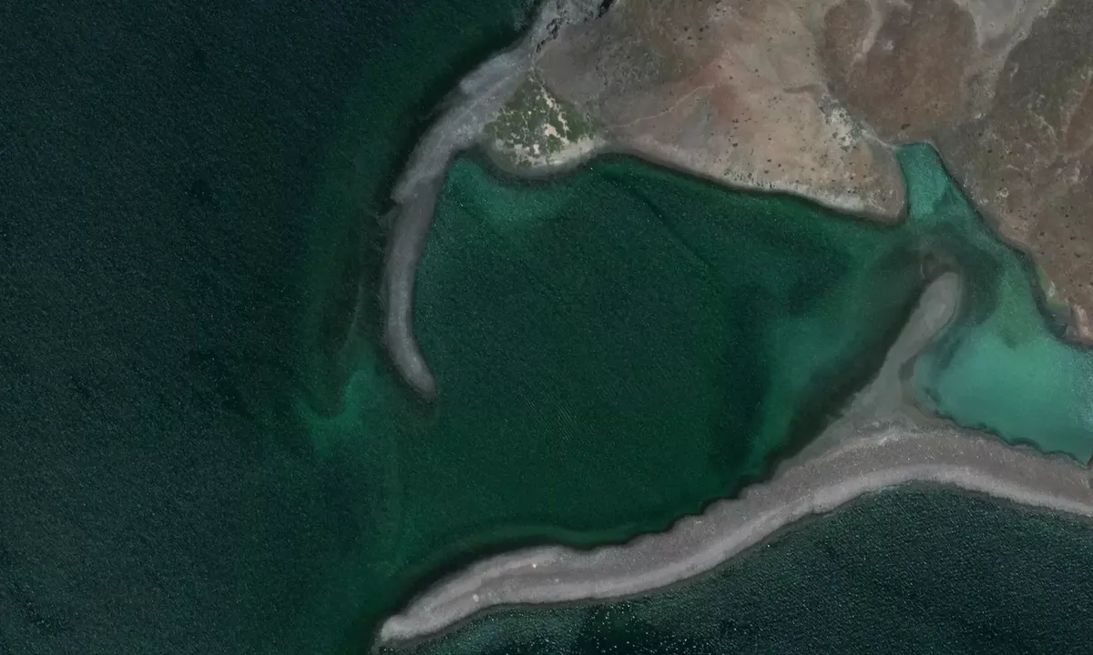 Satelite image of Isla Estanque - Howe Harbor