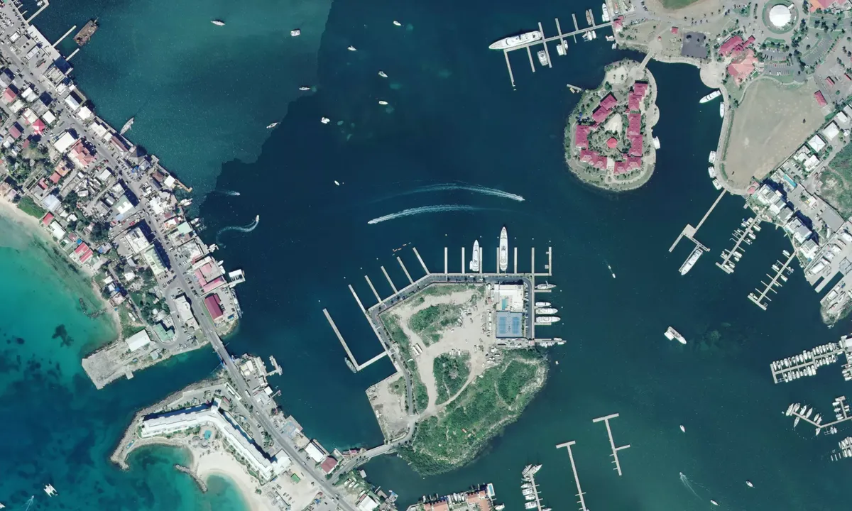 Flyfoto av Isle Del Sol Marina