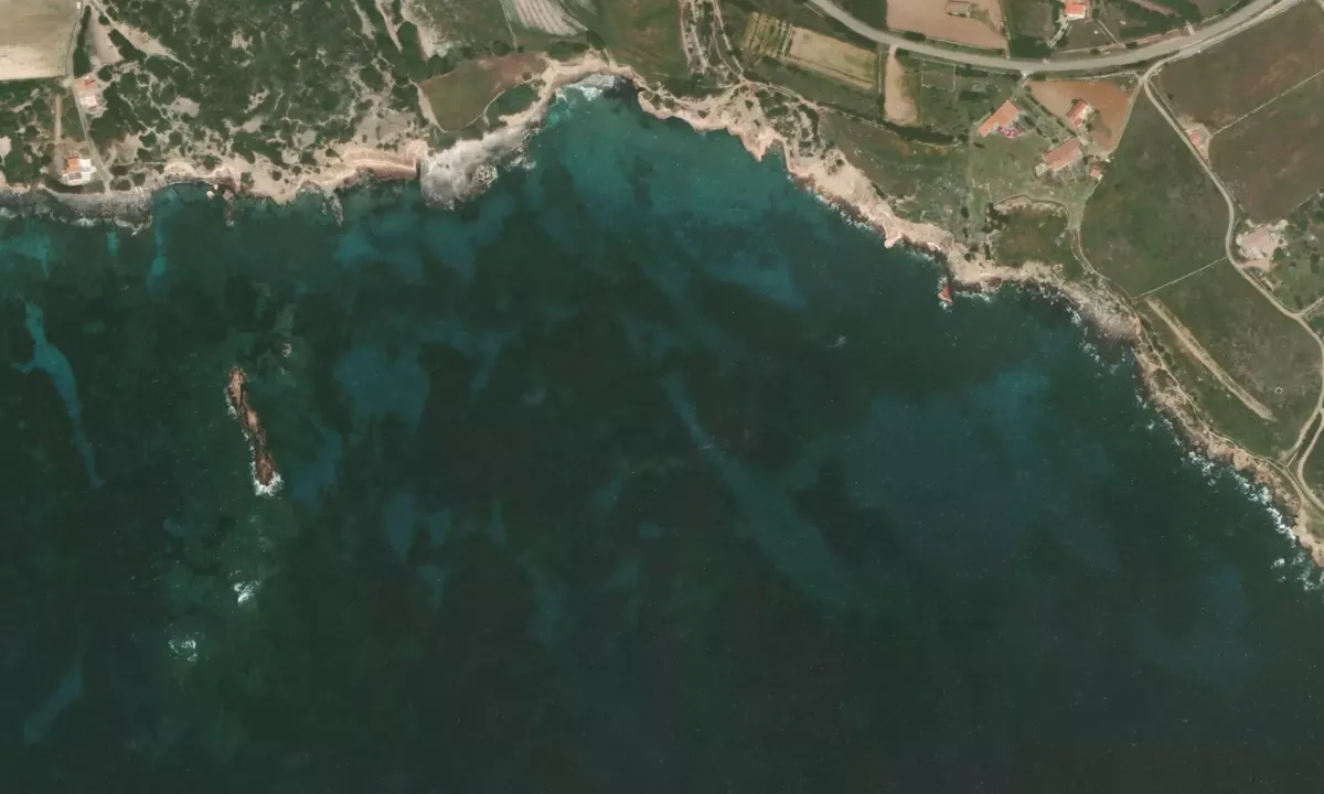 Flyfoto av Isola Geniò