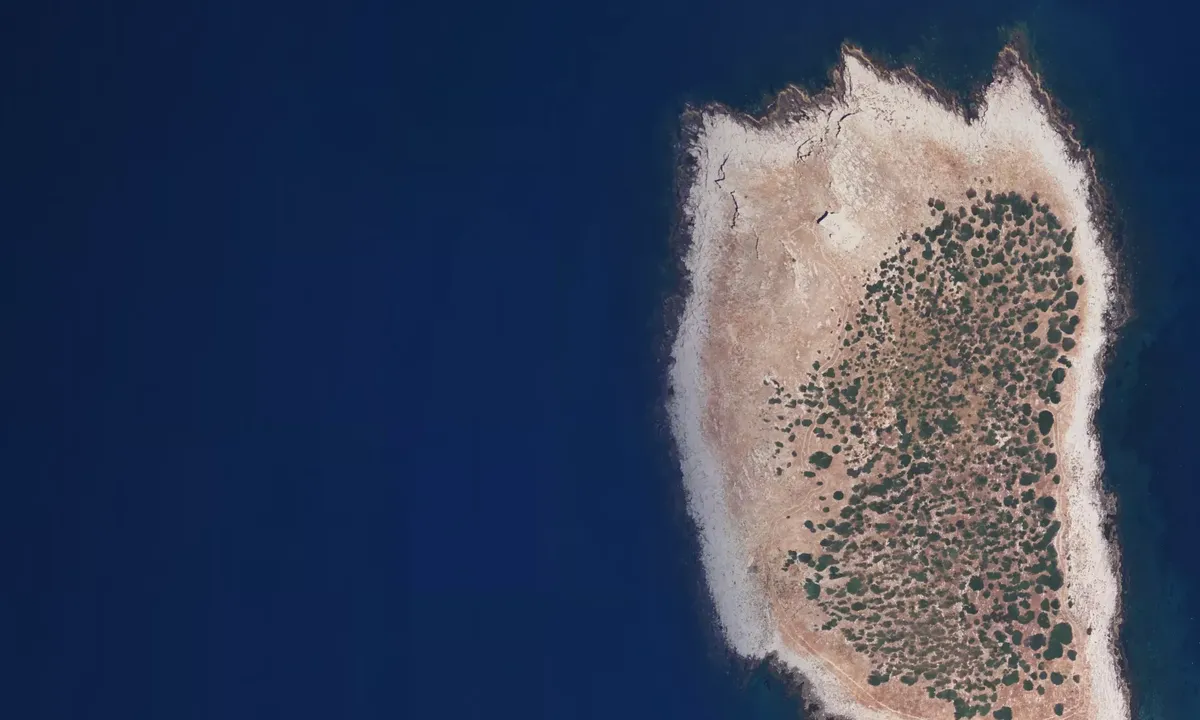 Satelite image of Issola delle Femmine
