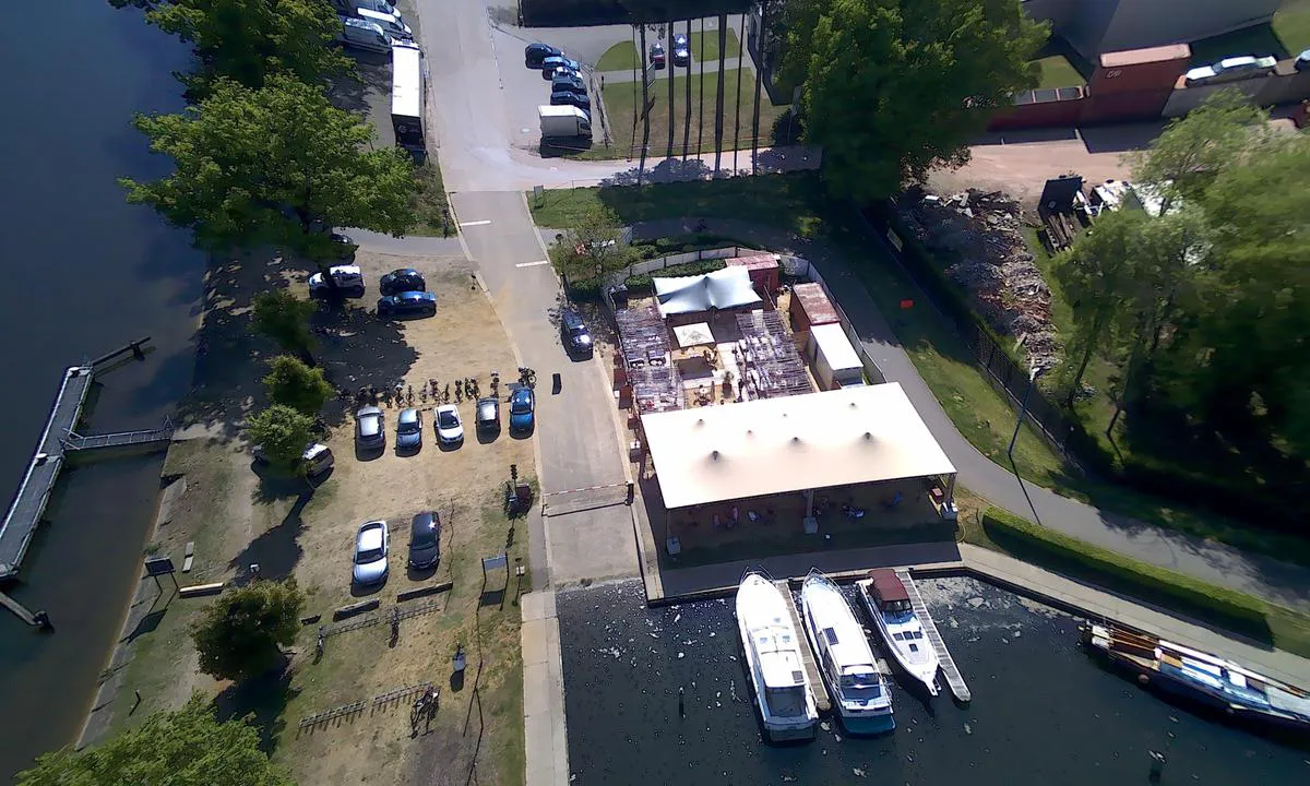 Jachthaven Herentals Bar Goose: {"base": "en", "no": "Sommerfasiliteter (Mat og Drikke)", "se": "Sommarfaciliteter (Mat och Dryck)", "en": "Summer facilities (Food and Drinks)", "da": "Sommerfaciliteter (Mad og drikke)", "fr": "Installations estivales (Nourriture et Boissons)", "de": "Sommerangebote (Essen und Getr\u00e4nke)", "es": "Instalaciones de verano (Comida y Bebidas)", "it": "Strutture estive (Cibo e Bevande)", "pt": "Instala\u00e7\u00f5es de ver\u00e3o (Comida e Bebidas)", "nl": "Zomerfaciliteiten (Eten en Drinken)", "pl": "Letnie udogodnienia (Jedzenie i Napoje)", "uk": "\u041b\u0456\u0442\u043d\u0456 \u0437\u0440\u0443\u0447\u043d\u043e\u0441\u0442\u0456 (\u0407\u0436\u0430 \u0442\u0430 \u043d\u0430\u043f\u043e\u0457)", "ro": "Facilit\u0103\u021bi de var\u0103 (M\u00e2ncare \u0219i b\u0103uturi)", "tr": "Yaz olanaklar\u0131 (Yiyecek ve \u0130\u00e7ecekler)", "el": "\u0398\u03b5\u03c1\u03b9\u03bd\u03ad\u03c2 \u03b5\u03b3\u03ba\u03b1\u03c4\u03b1\u03c3\u03c4\u03ac\u03c3\u03b5\u03b9\u03c2 (\u03a6\u03b1\u03b3\u03b7\u03c4\u03cc \u03ba\u03b1\u03b9 \u03a0\u03bf\u03c4\u03ac)", "cs": "Letn\u00ed za\u0159\u00edzen\u00ed (J\u00eddlo a n\u00e1poje)", "hu": "Ny\u00e1ri l\u00e9tes\u00edtm\u00e9nyek (\u00c9telek \u00e9s Italok)", "fi": "Kes\u00e4palvelut (Ruoka ja Juomat)", "bg": "\u041b\u0435\u0442\u043d\u0438 \u0443\u0434\u043e\u0431\u0441\u0442\u0432\u0430 (\u0425\u0440\u0430\u043d\u0430 \u0438 \u043d\u0430\u043f\u0438\u0442\u043a\u0438)", "sr": "Letnji sadr\u017eaji (Hrana i pi\u0107e)", "et": "Suvised teenused (Toit ja joogid)", "lv": "Vasaras iesp\u0113jas (\u0112dieni un dz\u0113rieni)", "lt": "Vasaros paslaugos (Maistas ir G\u0117rimai)"}