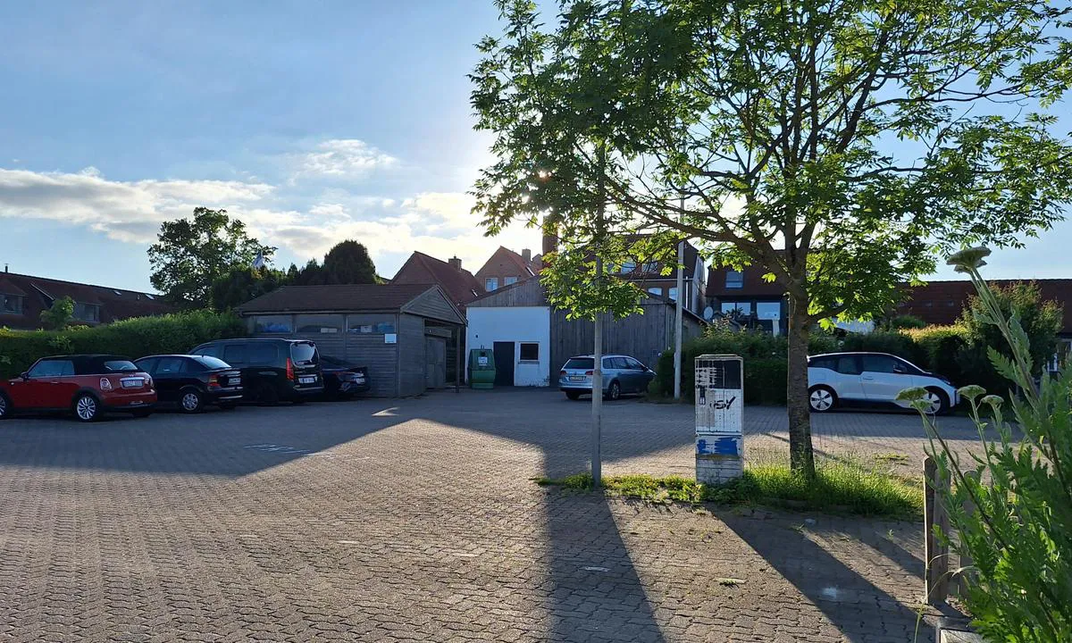 Jaich Hafen Arnis: {"base": "en", "no": "Havnefasiliteter", "se": "Hamnfaciliteter", "en": "Harbourfacilities", "da": "Havnfaciliteter", "fr": "Installations portuaires", "de": "Hafeneinrichtungen", "es": "Instalacionesportuarias", "it": "StrutturePortuali", "pt": "Instala\u00e7\u00f5esportu\u00e1rias", "nl": "Havenfaciliteiten", "pl": "Udogodnienia w porcie", "uk": "\u0413\u0430\u0432\u0430\u043d\u0441\u044c\u043a\u0456 \u0441\u043f\u043e\u0440\u0443\u0434\u0438", "ro": "Facilit\u0103\u021bi de port", "tr": "Liman Tesisleri", "el": "\u039b\u03b9\u03bc\u03b5\u03bd\u03b9\u03ba\u03ad\u03c2 \u03b5\u03b3\u03ba\u03b1\u03c4\u03b1\u03c3\u03c4\u03ac\u03c3\u03b5\u03b9\u03c2", "cs": "P\u0159\u00edstavn\u00ed za\u0159\u00edzen\u00ed", "hu": "Kik\u00f6t\u0151i l\u00e9tes\u00edtm\u00e9nyek", "fi": "Satamapalvelut", "bg": "\u041f\u0440\u0438\u0441\u0442\u0430\u043d\u0438\u0449\u043d\u0438 \u0441\u044a\u043e\u0440\u044a\u0436\u0435\u043d\u0438\u044f", "sr": "Lu\u010dki sadr\u017eaji", "et": "Sadamarajatised", "lv": "Ostas iesp\u0113jas", "lt": "<html><body>Uosto \u012frenginiai</body></html>"}
