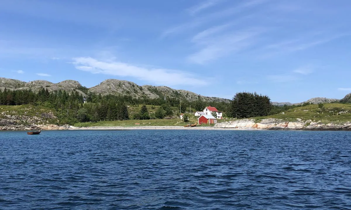 Det er spredt og hyggelig bebyggelse ved Jektholmen