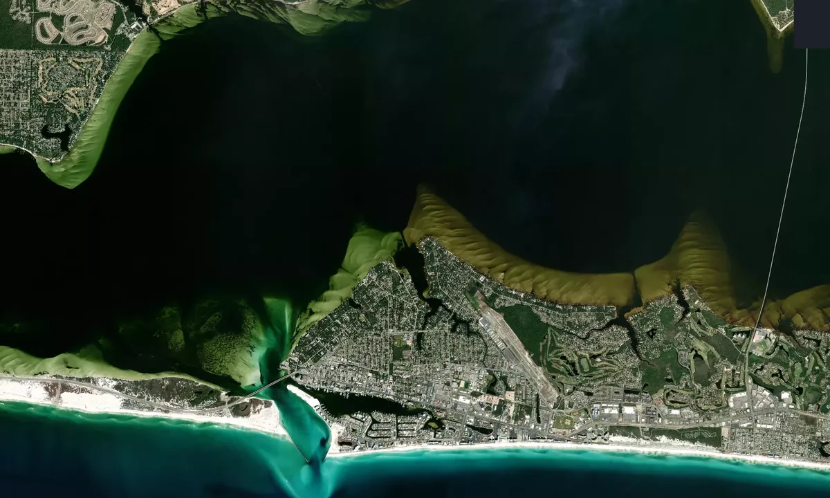 Flyfoto av Joe's Bayou - 1
