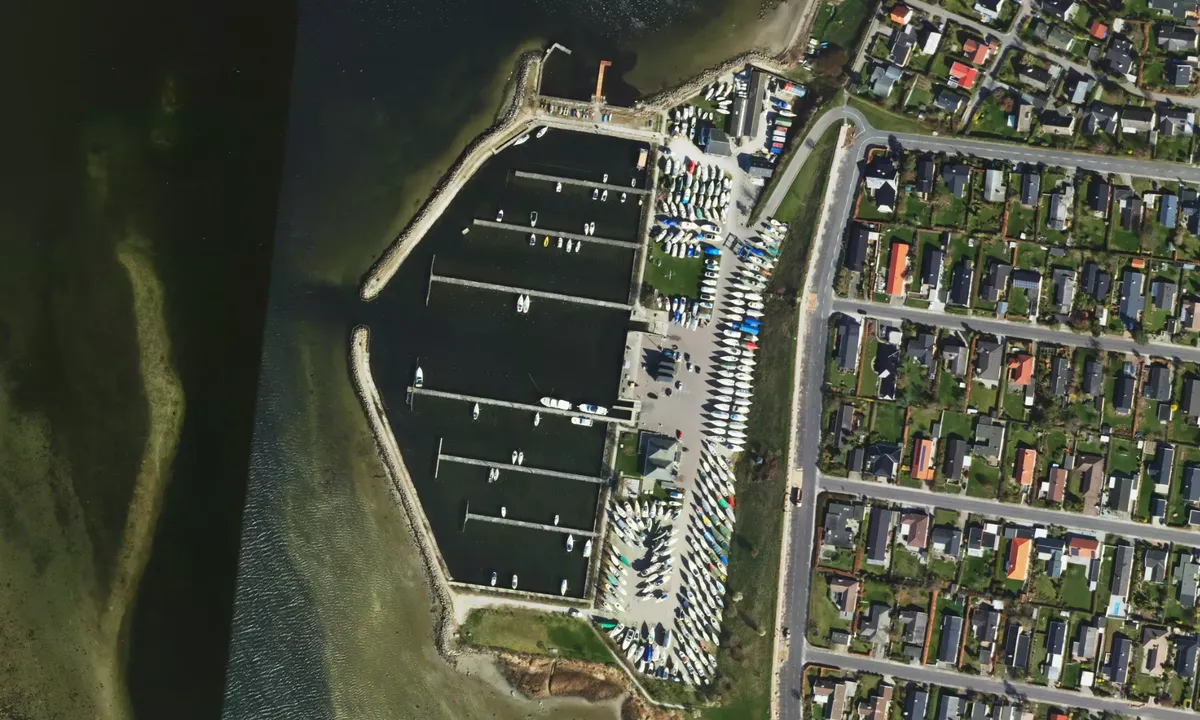 Flyfoto av Jyllinge Lystbådehavn