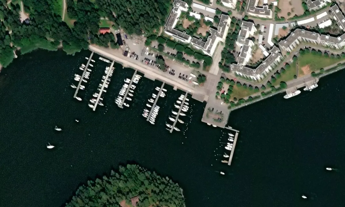 Flyfoto av Kalkkihiekantorin laivalaituri