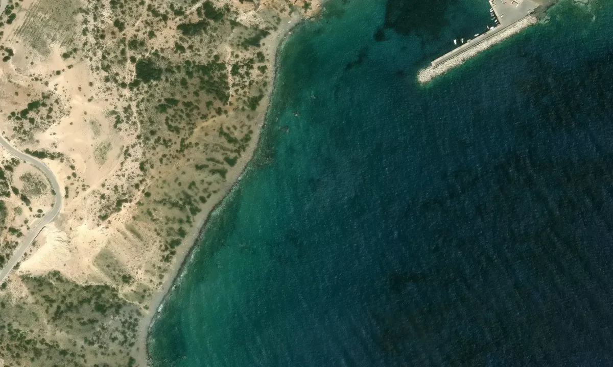Satelite image of Karaves