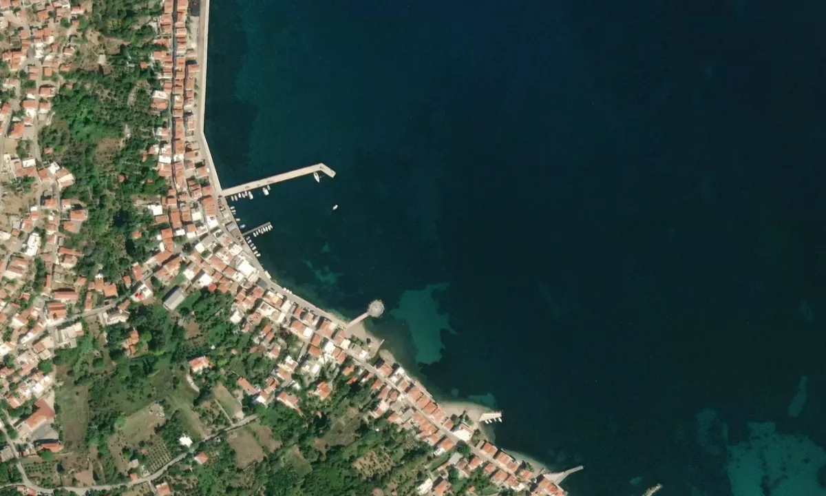 Flyfoto av Kardhamila
