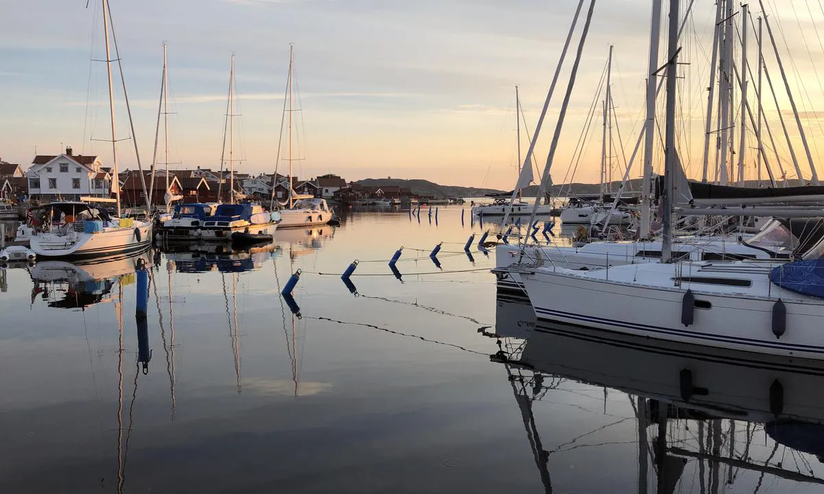 Käringöns Gästhamn: The main pier for guest are directly on the right side of the main port.