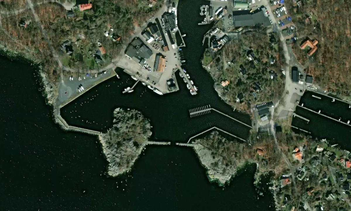 Flyfoto av Karlshamn - Vägga fiskhamn