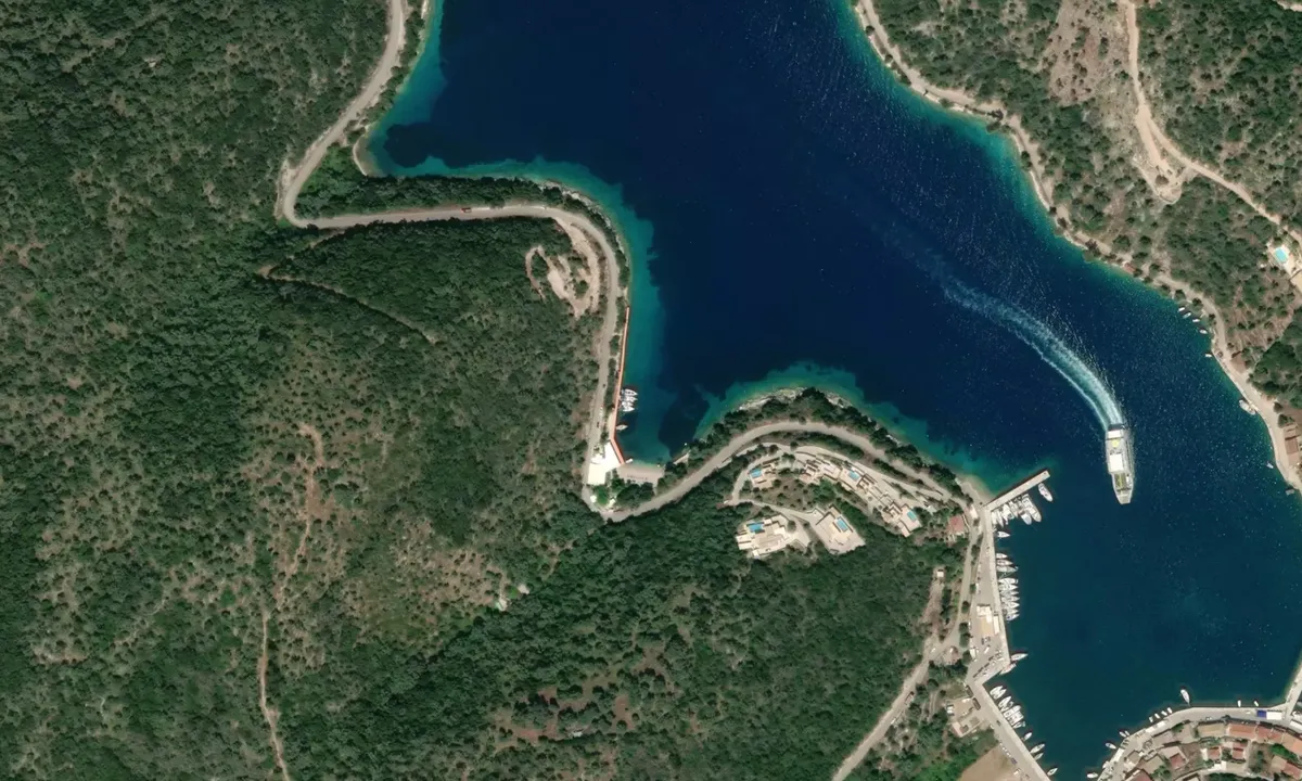 Flyfoto av Karnagio