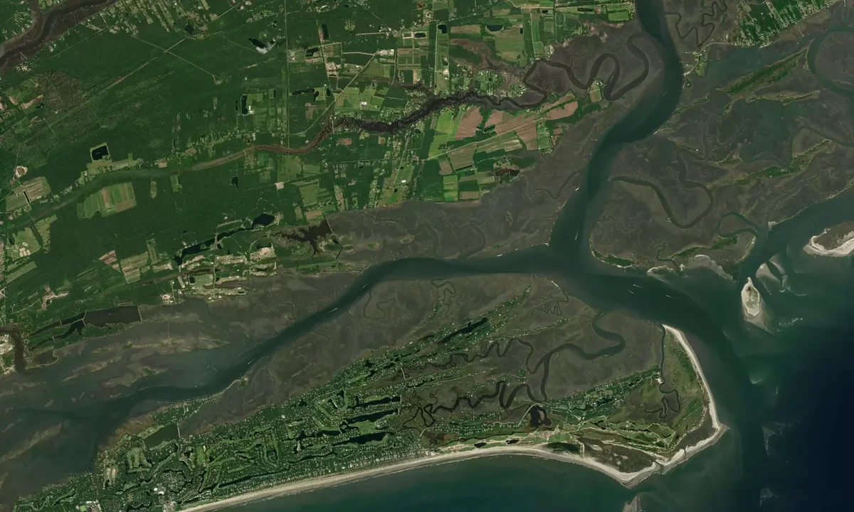 Flyfoto av Kiawah River
