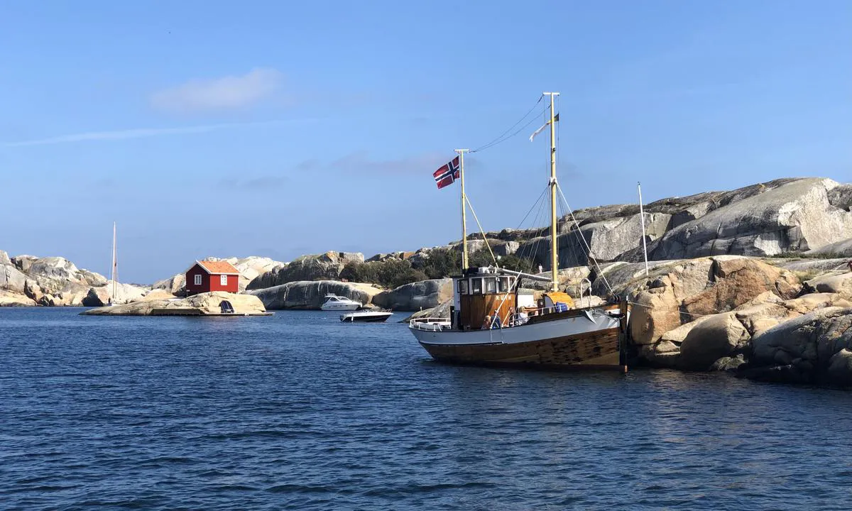 Longside fortøying på innsiden av Kjerringholmane.