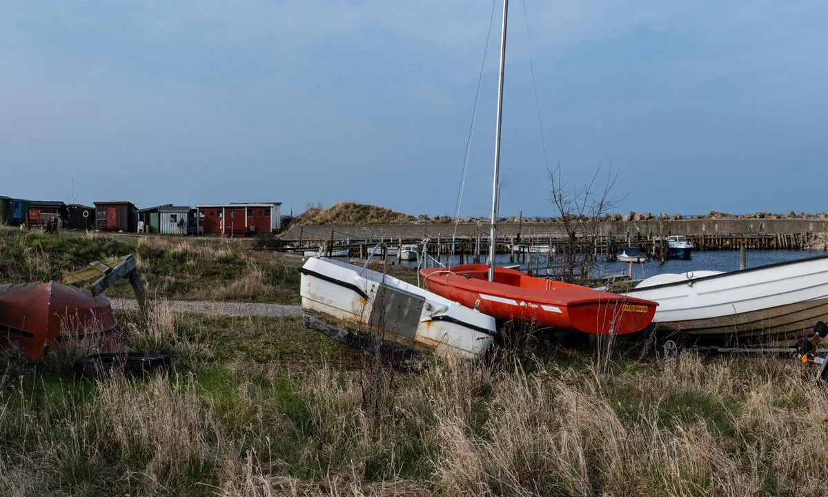 {"base": "da", "no": "Klint Havn 2024", "se": "Klint Hamn 2024", "en": "Klint Harbour 2024", "da": "Klint Havn 2024", "fr": "Port de Klint 2024", "de": "Klint Hafen 2024", "es": "Puerto de Klint 2024", "it": "Porto di Klint 2024", "pt": "Porto de Klint 2024", "nl": "Haven Klint 2024", "pl": "Port Klint 2024", "uk": "\u0413\u0430\u0432\u0430\u043d\u044c \u041a\u043b\u0456\u043d\u0442 2024", "ro": "Portul Klint 2024", "tr": "Klint Liman\u0131 2024", "el": "\u039b\u03b9\u03bc\u03ac\u03bd\u03b9 \u039a\u03bb\u03b9\u03bd\u03c4 2024", "cs": "P\u0159\u00edstav Klint 2024", "hu": "Klint-kik\u00f6t\u0151 2024", "fi": "Klint Satama 2024", "bg": "\u041f\u0440\u0438\u0441\u0442\u0430\u043d\u0438\u0449\u0435 \u041a\u043b\u0438\u0435\u043d\u0442 2024", "sr": "\u041b\u0443\u043a\u0430 \u041a\u043b\u0438\u0435\u043d\u0442 2024", "et": "Klinti Sadam 2024", "lv": "Klintas osta 2024", "lt": "Klinto Uostas 2024"}