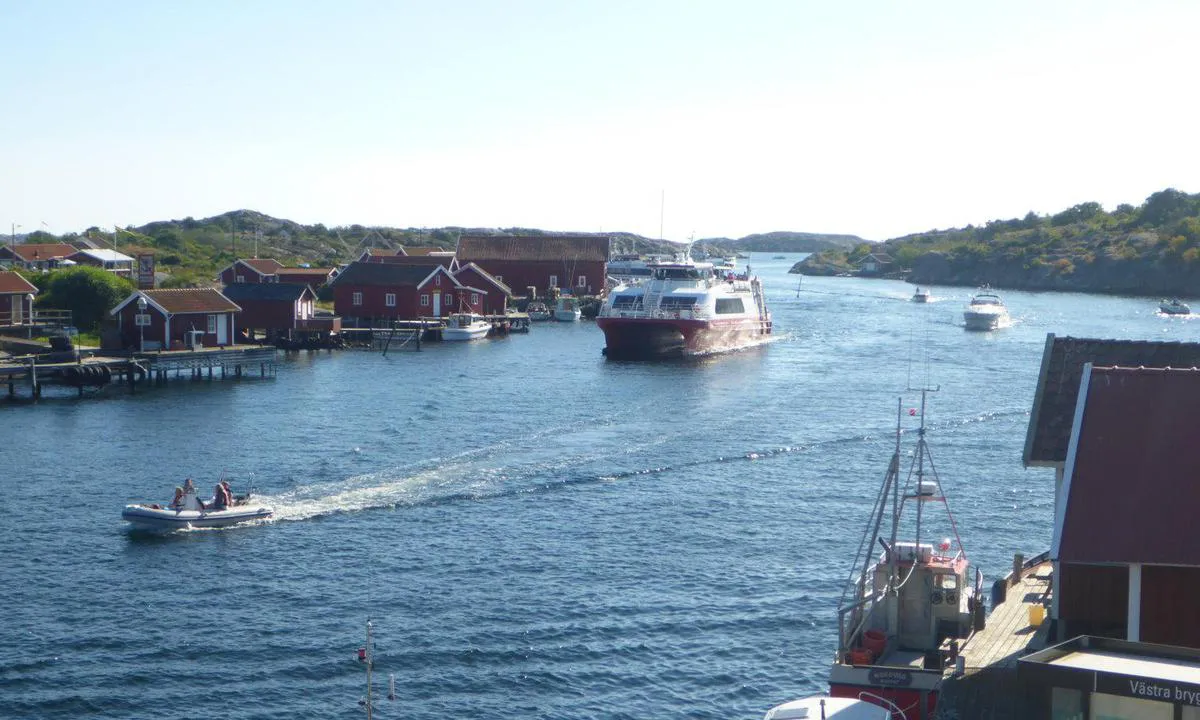 Kostersundet - Långegärde brygga: Bilde tatt fra Nord-Koster, i retning sør-vest mot Långegärde