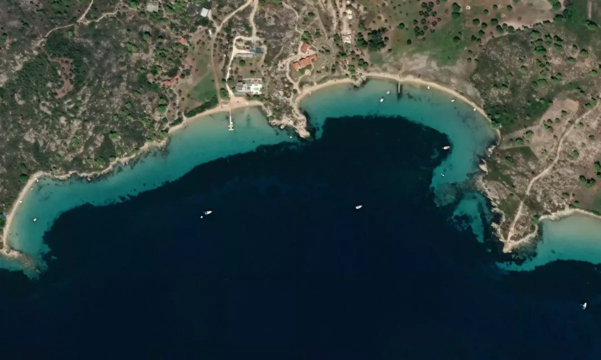 Flyfoto av Koukos Bay - Diaporos South